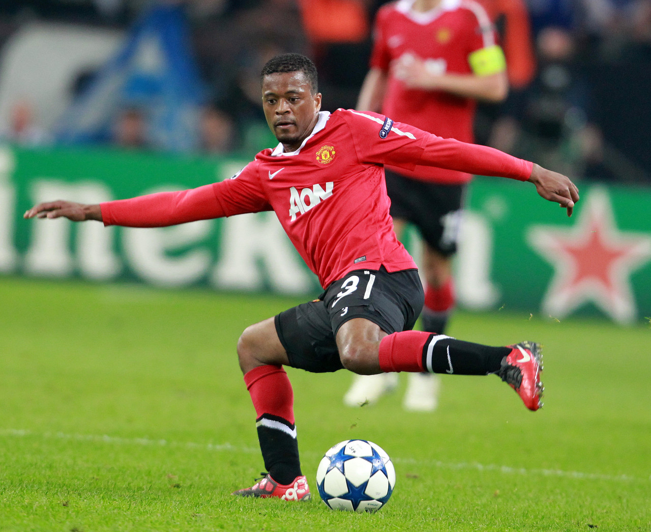 曼晚：曼城下賽季季票價格平均漲幅5%，連續10年上漲引球迷不滿.